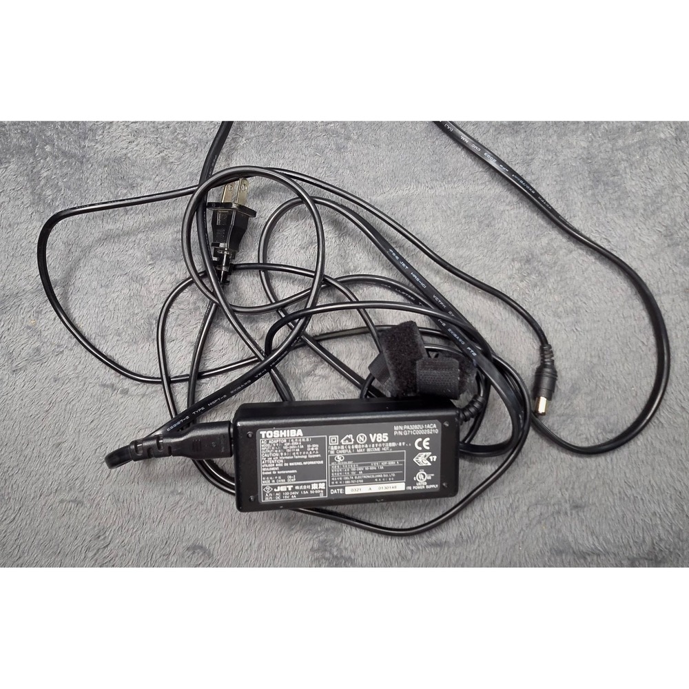 Toshiba AC Adapter PA3082U-1ACA Power Supply Cord 15V 4A Laptop Charger Black